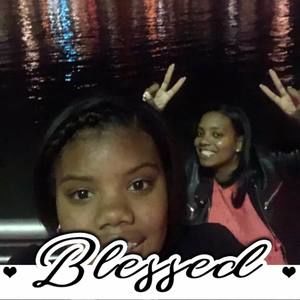 Meet your Posher, Ana